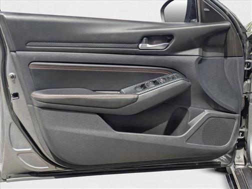 2020 Nissan Altima SR FWD