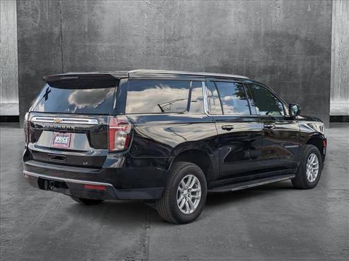 2023 Chevrolet Suburban LT