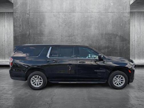 2023 Chevrolet Suburban LT