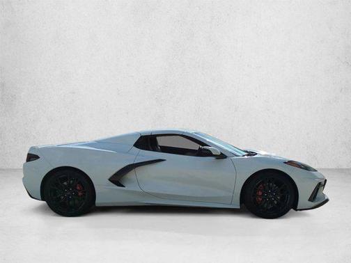 Arctic White 2024 Chevrolet Corvette Stingray w/2LT