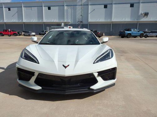Arctic White 2024 Chevrolet Corvette Stingray w/2LT