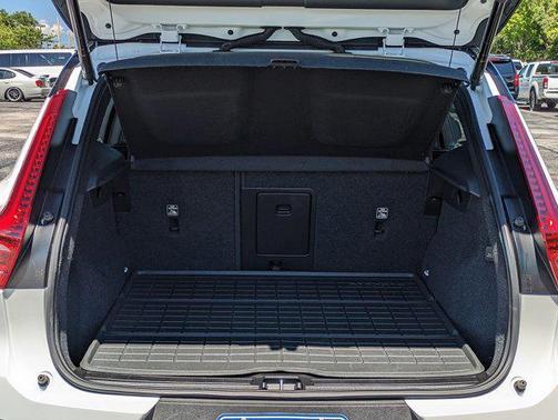 2021 Volvo XC40 Recharge Pure Electric P8
