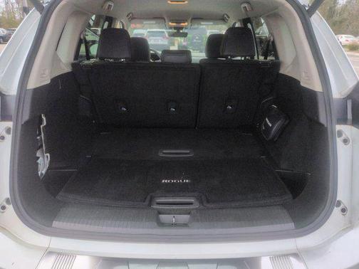 Everest White Pearl 2024 Nissan Rogue SL