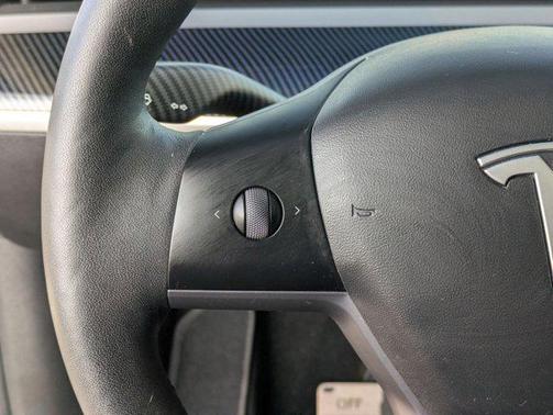 2021 Tesla Model Y Standard Range Rear-Wheel Drive