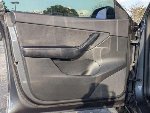 2021 Tesla Model Y Standard Range Rear-Wheel Drive