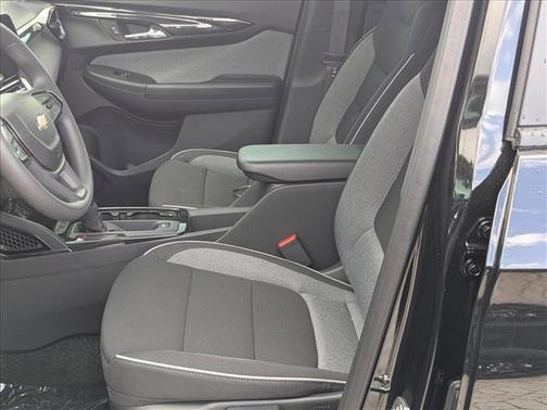 Mosaic Black Metallic 2026 Chevrolet Trailblazer LT