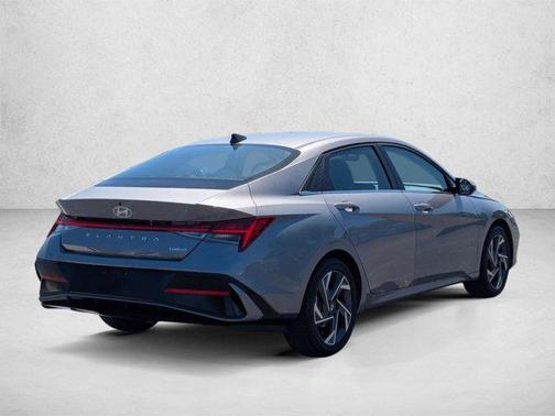 Fluid Metal 2025 Hyundai ELANTRA Limited