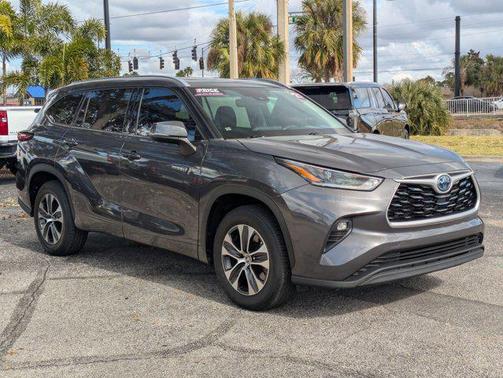 2021 Toyota Highlander Hybrid XLE