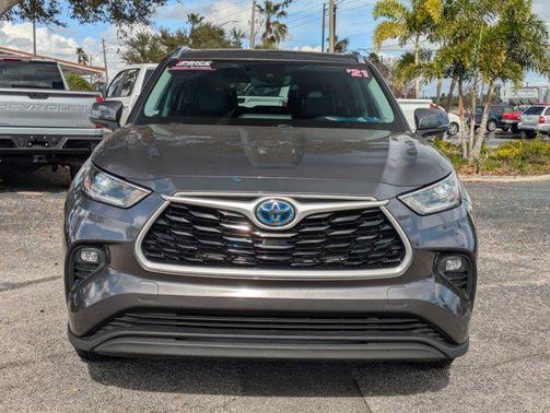 2021 Toyota Highlander Hybrid XLE