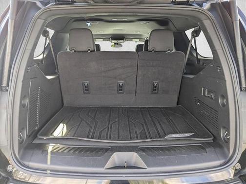 2025 Chevrolet Suburban LT