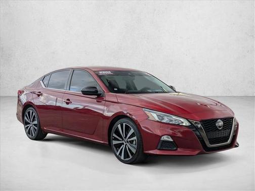 2022 Nissan Altima SR FWD