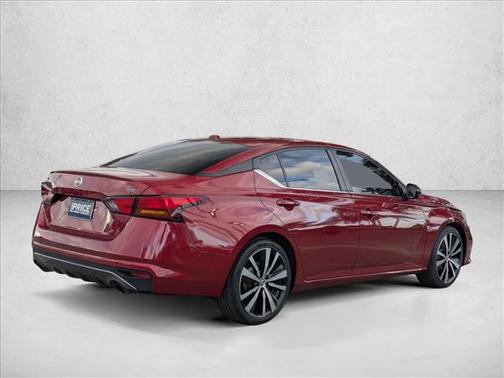 2022 Nissan Altima SR FWD