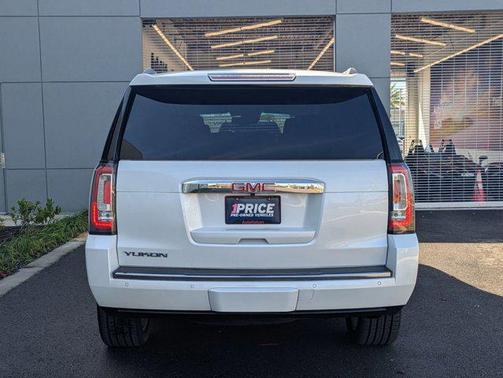 White Frost Tricoat 2019 GMC Yukon Denali