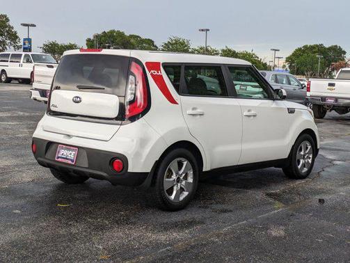 2017 Kia Soul Base