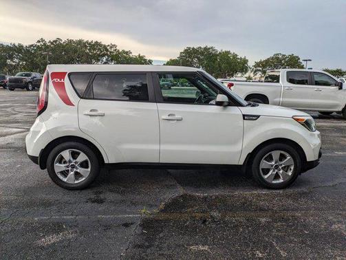 2017 Kia Soul Base