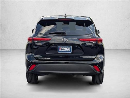 Midnight Black Metallic 2022 Toyota Highlander L