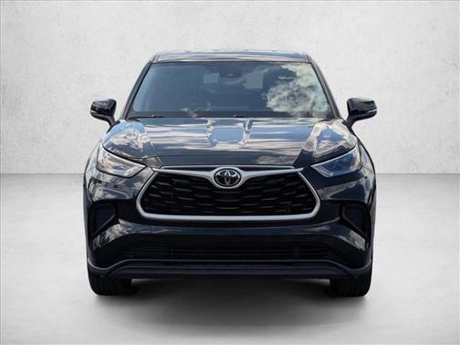 Midnight Black Metallic 2022 Toyota Highlander L