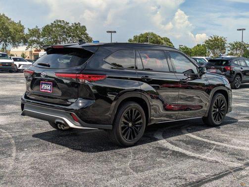 2023 Toyota Highlander XSE