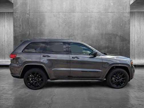 2021 Jeep Grand Cherokee Laredo