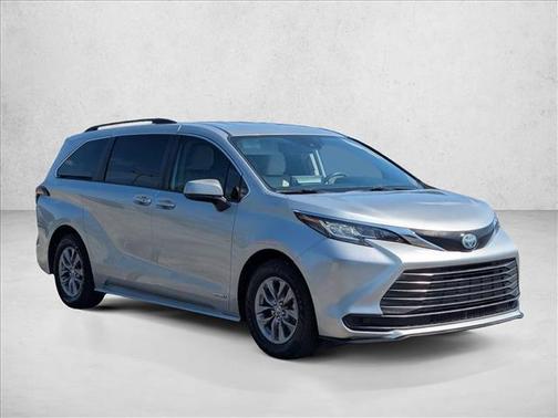 Celestial Silver Metallic 2021 Toyota Sienna LE