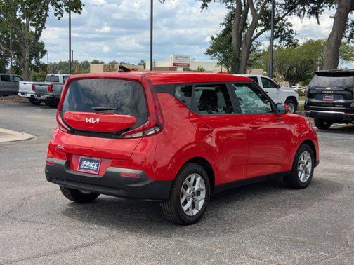 Inferno Red 2022 Kia Soul LX