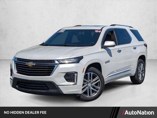 Iridescent Pearl Tricoat 2024 Chevrolet Traverse High Country