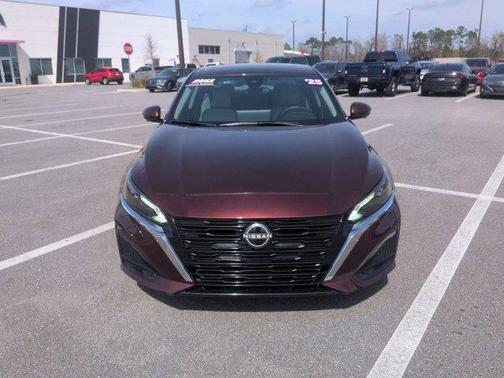 2025 Nissan Altima SL FWD