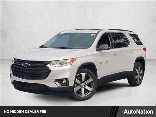 Iridescent Pearl Tricoat 2021 Chevrolet Traverse LT Leather