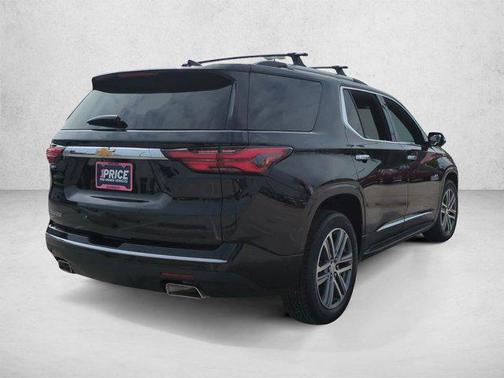 Mosaic Black Metallic 2023 Chevrolet Traverse High Country