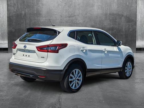 2022 Nissan Rogue Sport S