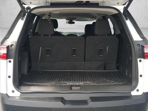 Iridescent Pearl Tricoat 2021 Chevrolet Traverse LT Cloth
