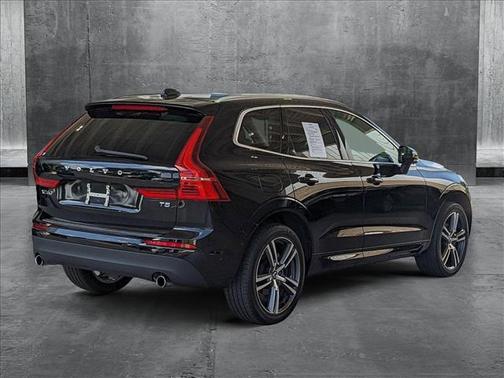 2019 Volvo XC60 T5 Momentum