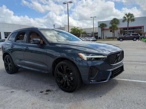 Denim Blue Metallic 2024 Volvo XC60 B5 Ultimate Dark Theme