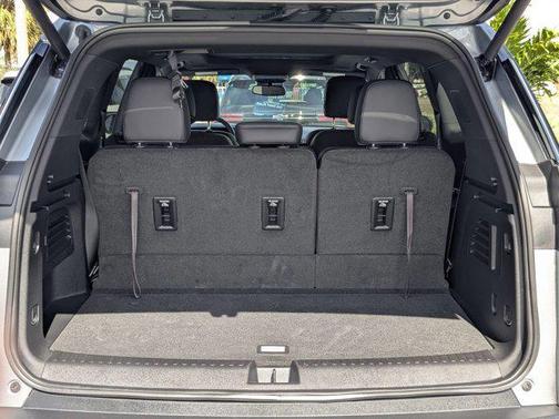 Sterling Metallic 2025 GMC Acadia AWD AT4