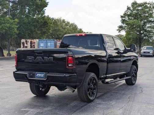 Diamond Black Crystal Pearlcoat 2025 RAM 2500 Big Horn Crew Cab 4x4 6'4' Box