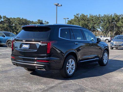 2021 Cadillac XT6 Luxury FWD