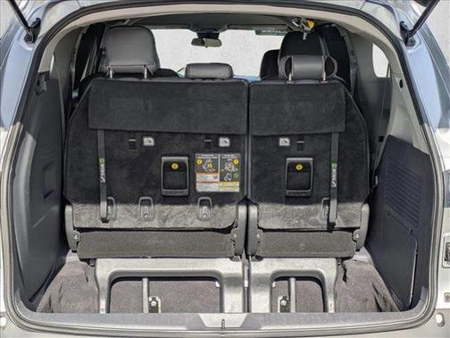 2022 Toyota Sienna LE