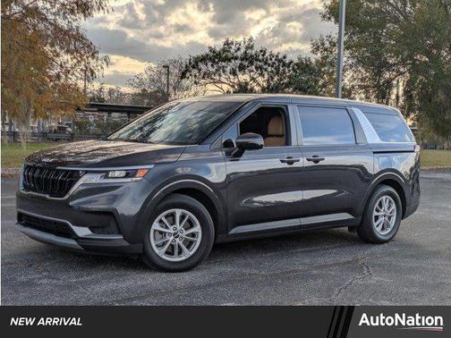 2024 Kia Carnival LX