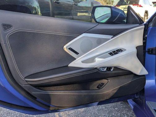 2022 Chevrolet Corvette Stingray w/2LT