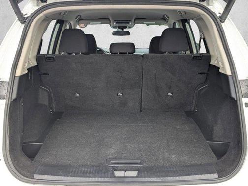Everest White Pearl 2024 Nissan Rogue SV
