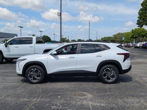 Summit White 2026 Chevrolet Trax LT