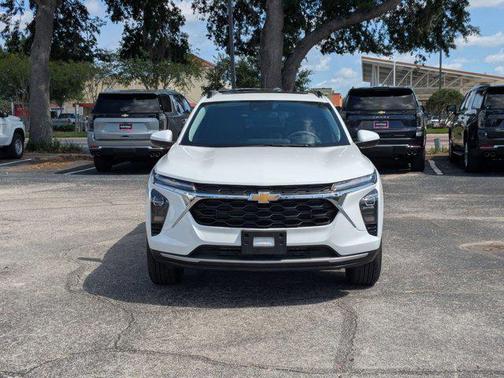 Summit White 2026 Chevrolet Trax LT