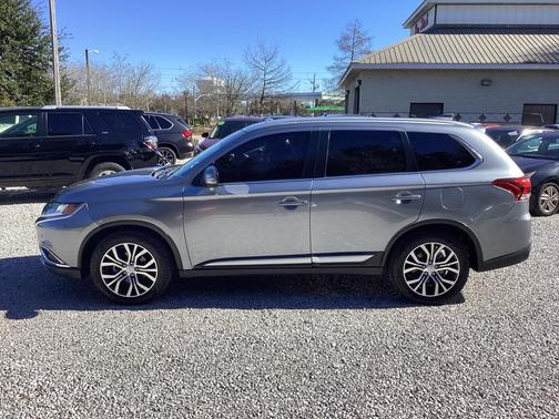 2017 Mitsubishi Outlander SE