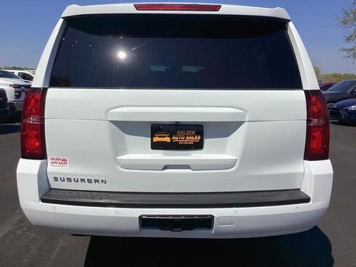 WHITE 2019 Chevrolet Suburban LT