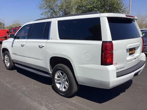 WHITE 2019 Chevrolet Suburban LT