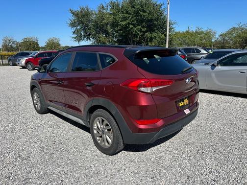 2017 Hyundai TUCSON SE