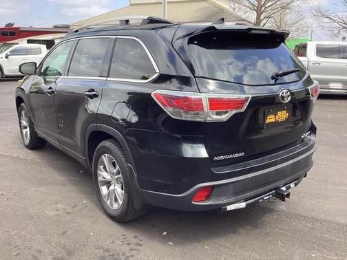 Attitude Black Metallic 2015 Toyota Highlander XLE