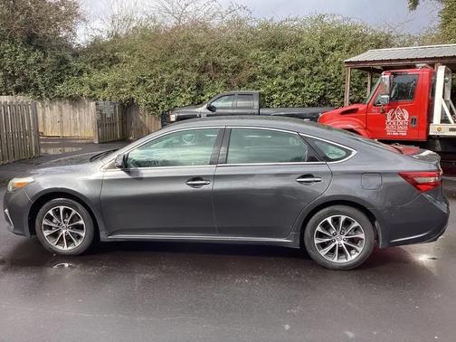 2018 Toyota Avalon XLE