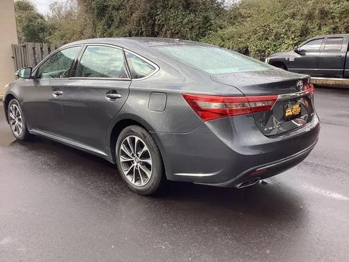 2018 Toyota Avalon XLE