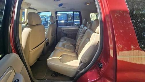 Vivid Red Clearcoat Metallic 2004 Mercury Mountaineer Convenience